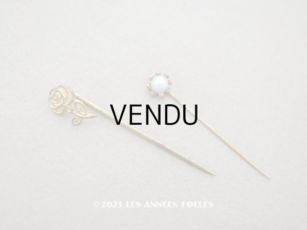 画像1: 1900年頃 アンティーク 薔薇＆フェイクパールの小さなエパングル 2点セット  (1)