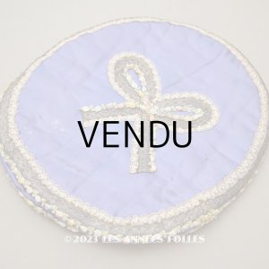 画像: ＊蚤の市＊アンティーク 5色の薔薇のロココトリム＆レース付き ハンキーケース