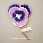 画像: 1900年頃 未使用　アンティーク 大きなパンジーの布花 ラベル付 淡いピンク＆紫