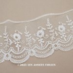 画像: 19世紀 アンティーク  薔薇模様　手編みのボビンレース アプリカシオン・アングルテール 9.3cm幅