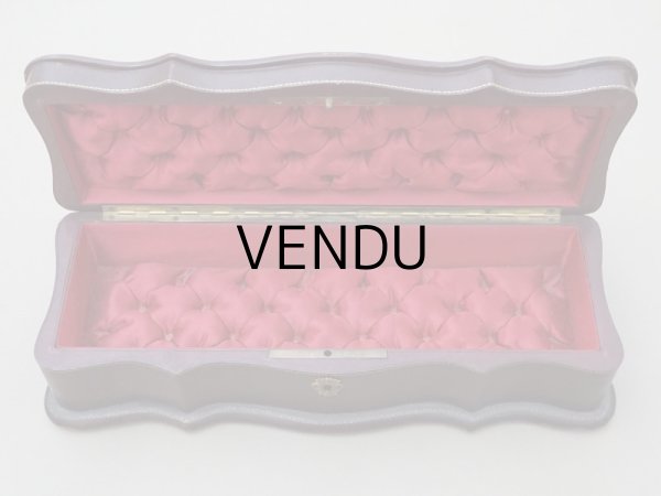 画像6: アンティーク 本革製　グローブボックス シルク製クッション付き　イニシャル入り ジュエリーケース　 (6)