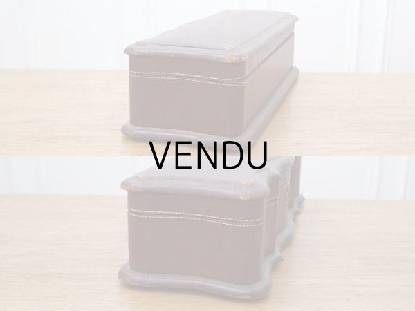 画像11: アンティーク 本革製　グローブボックス シルク製クッション付き　イニシャル入り ジュエリーケース　 (11)