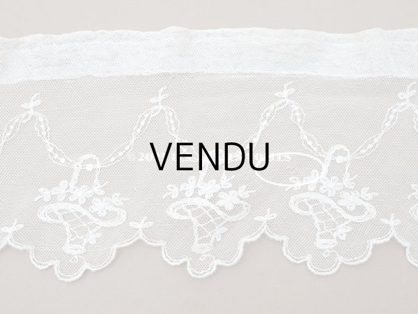 画像8: アンティーク 花かご＆リボンのガーランドの刺繍入り 幅広チュールレース 168~200cm (8)