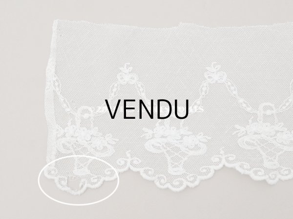 画像10: アンティーク 花かご＆リボンのガーランドの刺繍入り 幅広チュールレース 183cm (10)