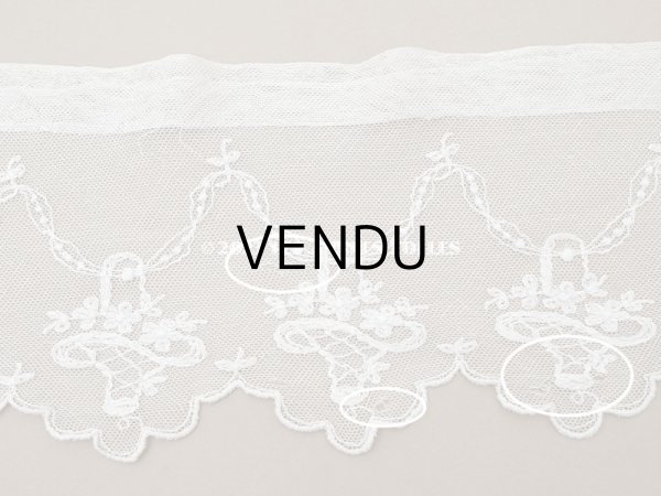 画像5: アンティーク 花かご＆リボンのガーランドの刺繍入り 幅広チュールレース 168~200cm (5)