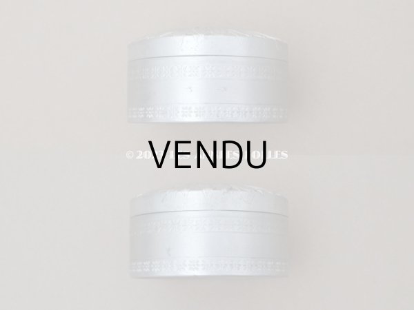 画像3: アンティーク アルミ製 マーガレット パウダーボックス  (3)