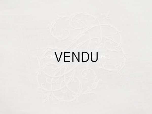 画像6: アンティーク 大きなクッションカバー モノグラム刺繍入り 96×93cm　ヴァランシエンヌレースのフリル　 (6)