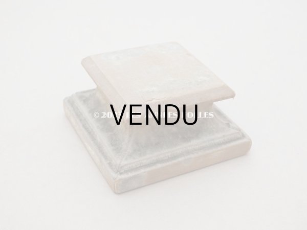 画像2: ＊蚤の市＊アンティーク ベルベットの台座 カーキブラウン (2)