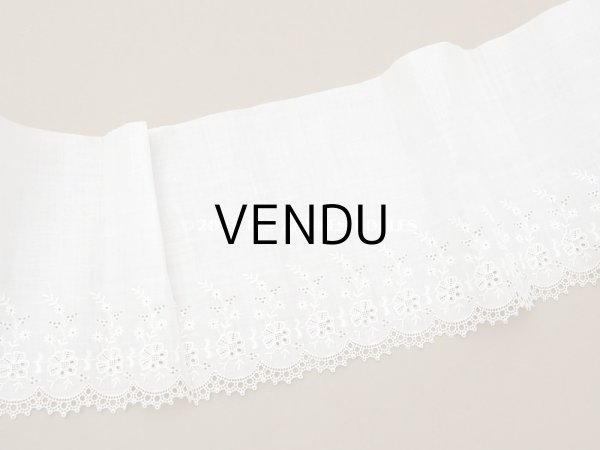 画像2: ＊蚤の市＊アンティーク 幅広 カットワークレース 花刺繍入り 幅17.3cm (2)