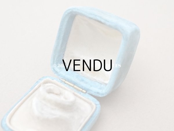 画像8: 19世紀 アンティーク リングボックス イニシャル入り　ブルーのベルベット ジュエリーボックス  (8)