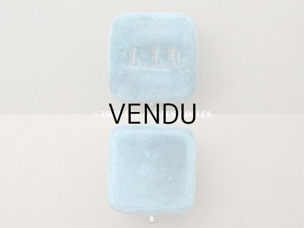 画像4: 19世紀 アンティーク リングボックス イニシャル入り　ブルーのベルベット ジュエリーボックス  (4)