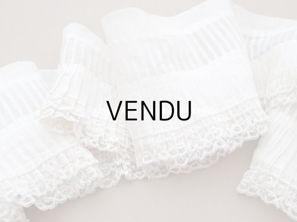 画像3: 【クリスマスセール2023対象外】1900年頃 アンティーク ドレスの裾  幅広　レース付きプリーツ  3.1m 幅21.5cm　コットンオーガンジー (3)