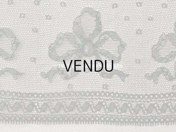 画像4: 【クリスマスセール2023対象外】1900年頃 アンティーク 幅広 リボン柄　シャンティイレース  17cm幅  1.75m〜2.5m (4)