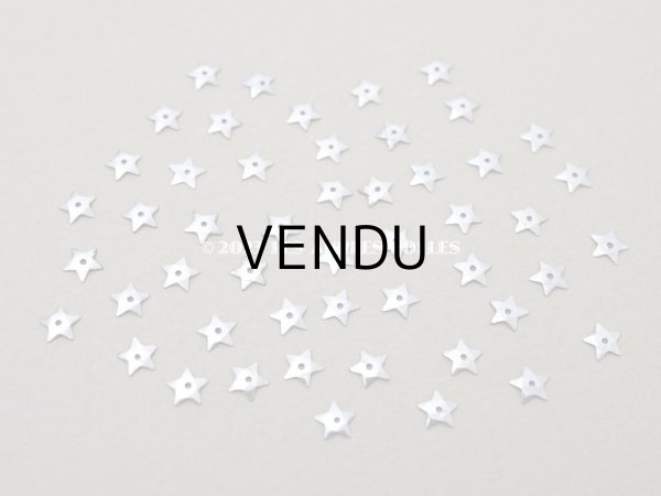 画像2:  19世紀末 アンティーク メタル製 極小 5mm 星型 立体 スパンコール シルバー 30〜50ピースのセット  (2)