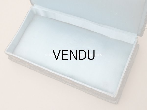 画像14: アンティーク シルク製 ロココモチーフ＆レースのカルトナージュボックス グレイッシュブルー (14)