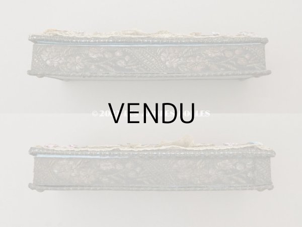 画像10: アンティーク シルク製 ロココモチーフ＆レースのカルトナージュボックス グレイッシュブルー (10)