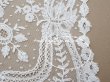 画像9: アンティーク  王冠紋章＆イニシャルの刺繍入り 結婚式のハンカチ アプリカシオン・アングルテール (ボビンレース)　 (9)