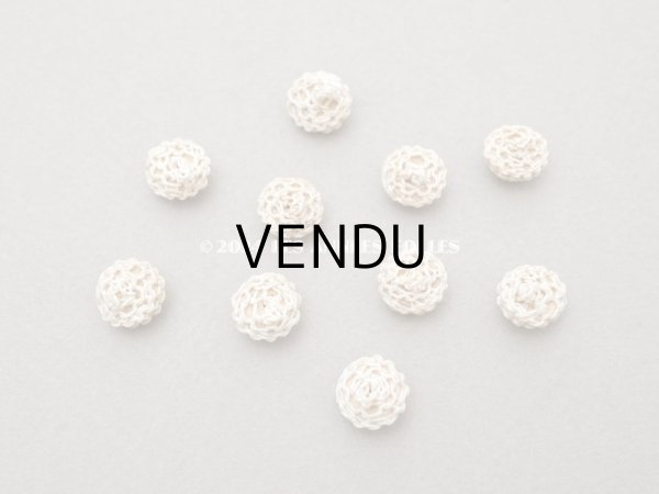 画像5: 1900年頃 アンティーク　花モチーフ コットンクロシェのボタン　10ピースのセット　11mm  (5)