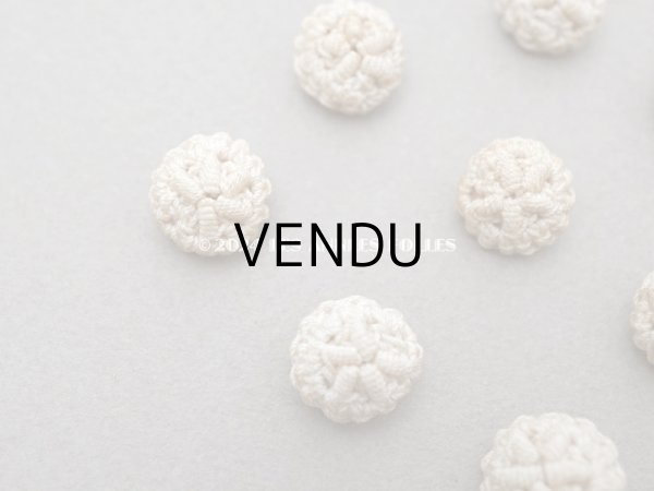 画像3: 1900年頃 アンティーク　花モチーフ コットンクロシェのボタン　10ピースのセット　11mm  (3)