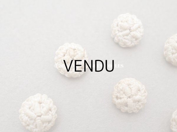 画像4: 1900年頃 アンティーク　花モチーフ コットンクロシェのボタン　10ピースのセット　11mm  (4)