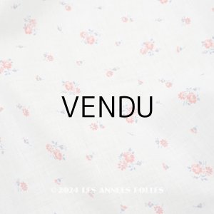 画像: アンティーク 薔薇模様 薄手のコットンファブリック パウダーブルー 100×81cm
