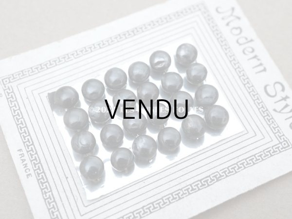 画像4: 1920頃 アンティーク マザーオブパール製 極小 ボタン 5mm 24ピース 炭黒 シェルボタン  (4)