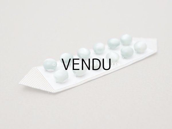 画像4: アンティーク マザーオブパール製 ボタン 7.5mm パウダーグリーン 12ピース シェルボタン (4)