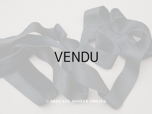 画像2: 19世紀末 アンティーク シルク製　ベルベットリボン 黒 3.3m 29mm幅 (2)