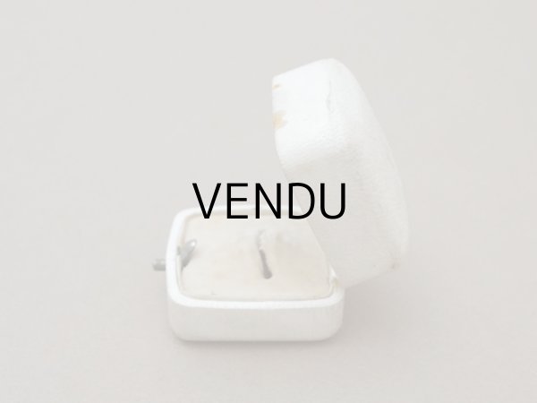 画像3: アンティーク 本革製 リングボックス イニシャル入り ジュエリーボックス オフホワイト (3)