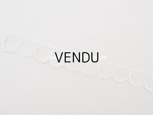 画像4: 1900年頃 アンティーク シルク製 スカラップレース パーダーブルー＆エクリュ (4)