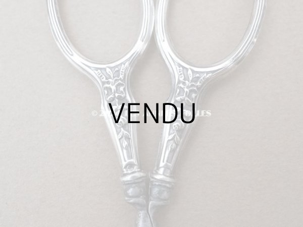 画像10: 1900年頃 アンティーク シルバー製 リボン＆薔薇模様 ソーイングセット 裁縫道具 (10)