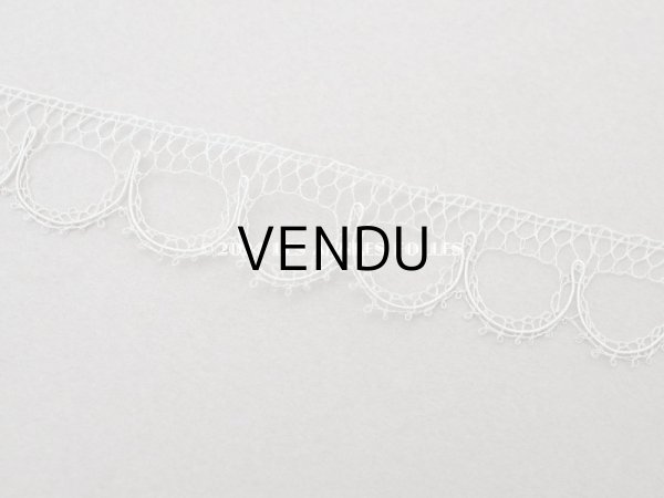 画像5: 1900年頃 アンティーク シルク製 スカラップレース パーダーブルー＆エクリュ (5)