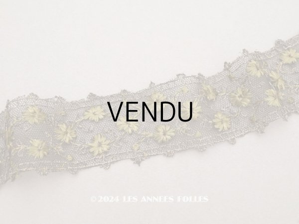 画像1: 1920年頃 アンティーク カーキの花刺繍入り  (1)