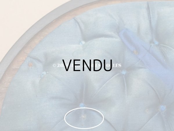 画像6: 19世紀 アンティーク ブルーのシルククッション付き 黒い木製の台座 (6)