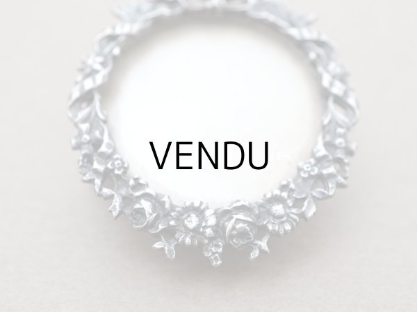 画像4: アンティーク リボン&花のガーランド フォトフレームのブローチ  (4)