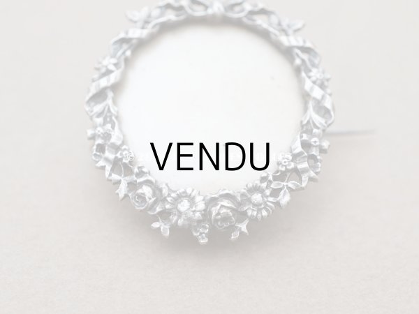 画像9: アンティーク リボン&花のガーランド フォトフレームのブローチ  (9)