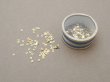 画像2: 1900年頃 アンティーク ガラスの蓋の小さな紙箱 メタル製スパンコール入り 2mm (2)