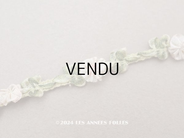 画像3: 1900年頃 アンティーク シルク製 パウダーピンクの花のロココトリム 　 (3)