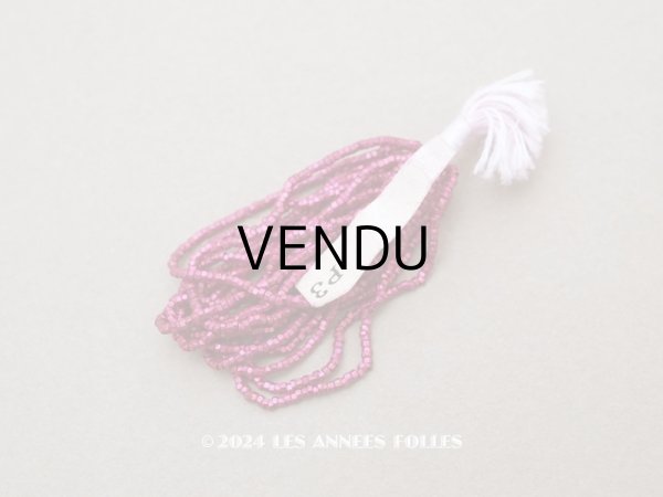 画像1: 1900年代 アンティーク 極小 メタル製 カット入り ビーズ フューシャピンク　メタルビーズ P3　キャビアビーズ (1)