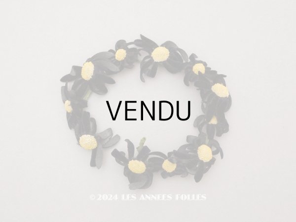 画像1: アンティーク マーガレットの布花　ベルベット 黒 (1)