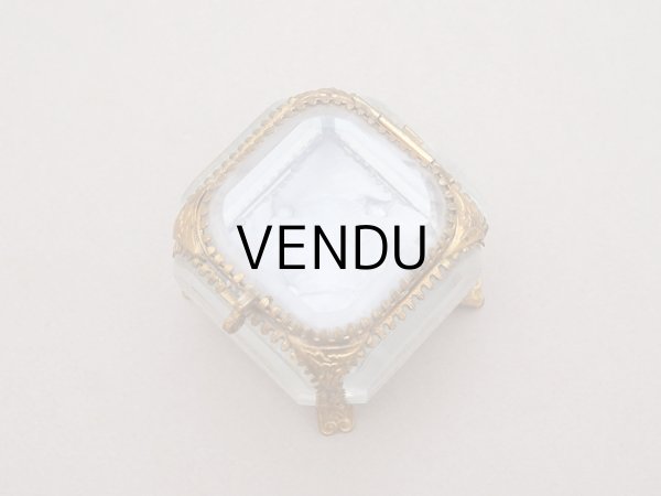 画像3: 19世紀末 アンティーク ジュエリーボックス 藤色 グレイッシュパープルのシルククッション  (3)