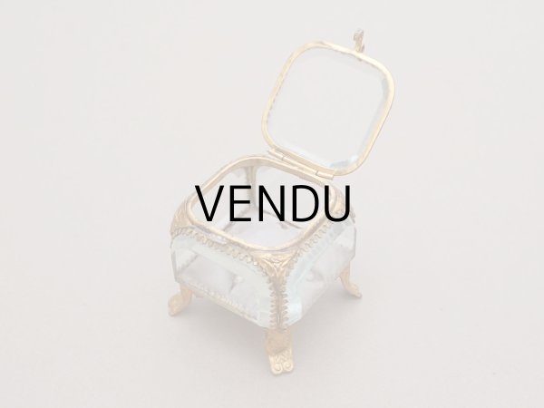 画像5: 19世紀末 アンティーク ジュエリーボックス 藤色 グレイッシュパープルのシルククッション  (5)