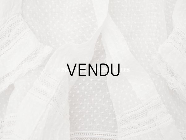 画像10: 1900年頃 アンティーク ドールドレス　ドット刺繍のコットンファブリック ベビードレス　 (10)