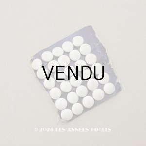 画像: アンティーク ドール用 6mm リネンのくるみボタンのセット オフホワイト 6ピースのセット