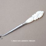 画像: 19世紀末 アンティーク  マザーオブパール製 クロシェ かぎ針