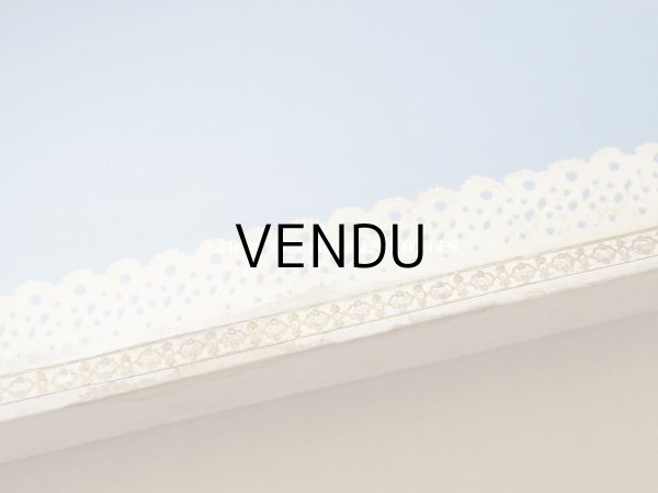 画像8: アンティーク プレザントワール 硝子の蓋のショーケース 初聖体の腕章入れ (8)