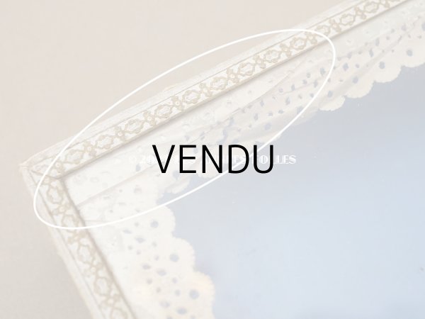 画像12: アンティーク プレザントワール 硝子の蓋のショーケース 初聖体の腕章入れ (12)