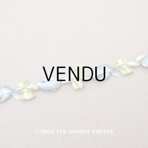 画像: 1900年頃 アンティーク シルク製 ブルーの薔薇のロココトリム ロココリボン