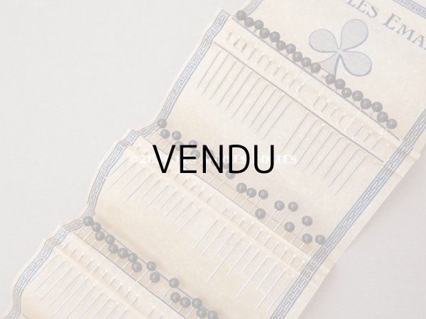 画像4: ＊蚤の市＊未使用 アンティーク エパングルシート 97ピース EPINGLES EMAIL AU TREFLE  (4)