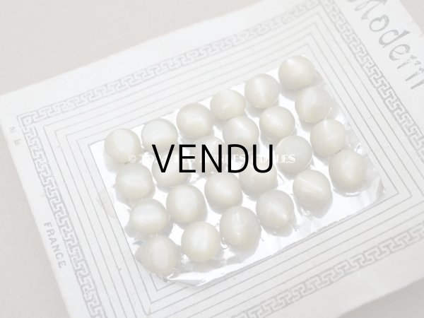 画像9: アンティーク マザーオブパール製 極小 ボタン 5mm 24ピース シェルボタン 枯草色（淡いカーキ) (9)